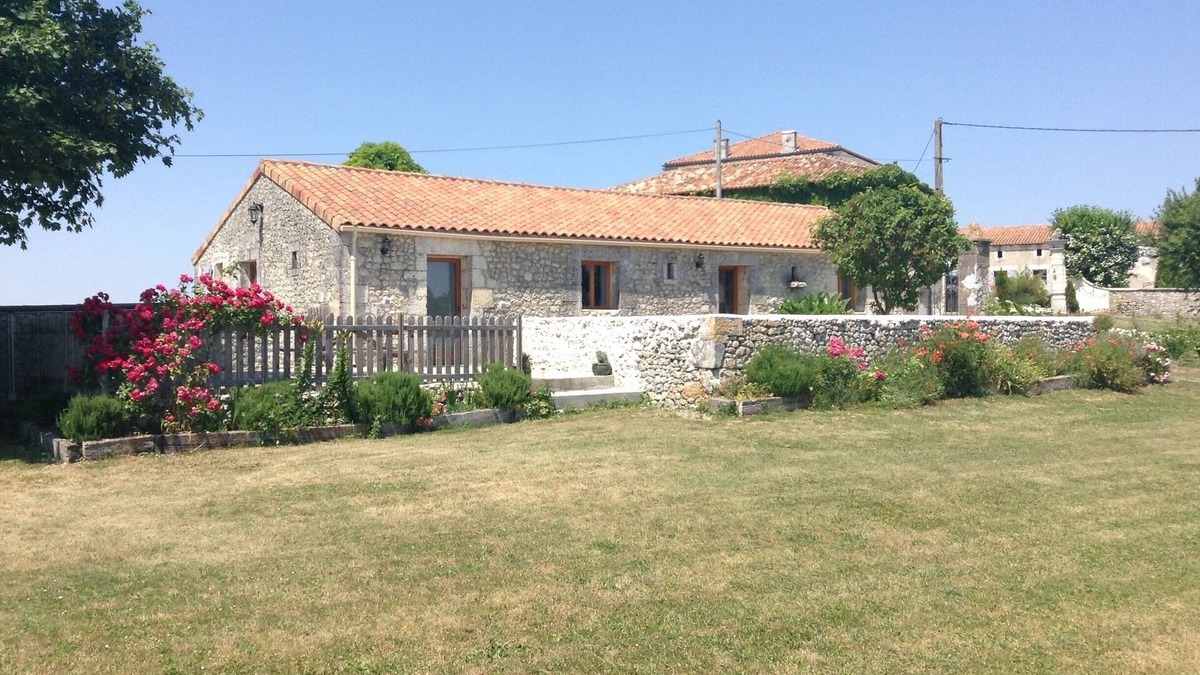 Bessac House | Picturesque, great location & a POOL! Great for families and friends!