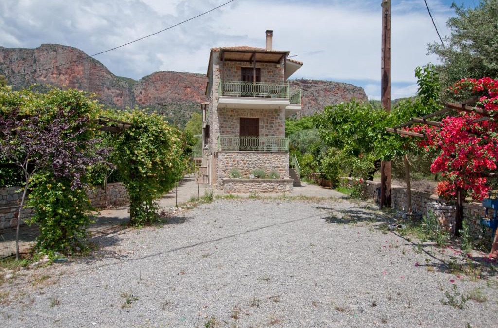Leonidio House | Picturesque Houses