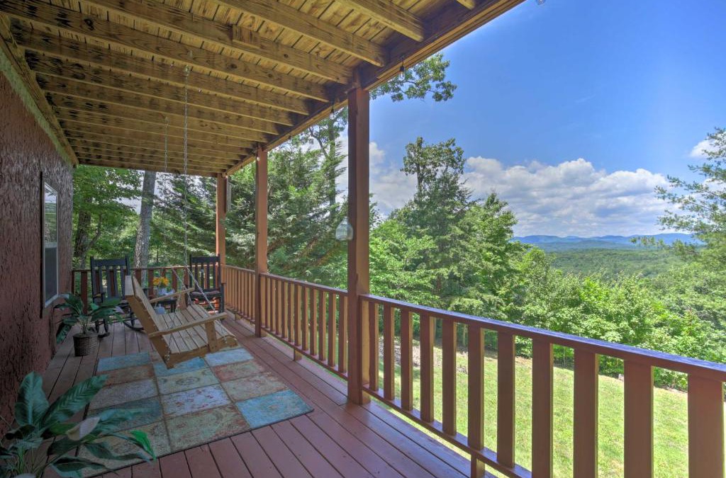 Murphy House | Picturesque Murphy Cabin with Fire Pit and Views!