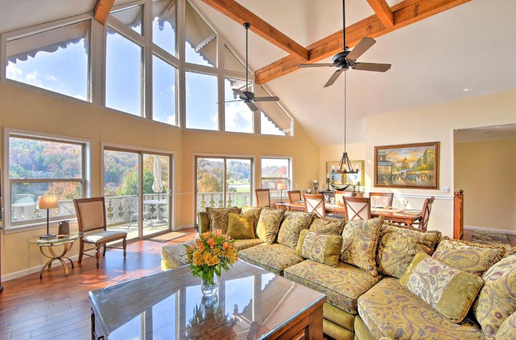 Sky Valley House | Picturesque Sky Haus Sanctuary with Mountain Views