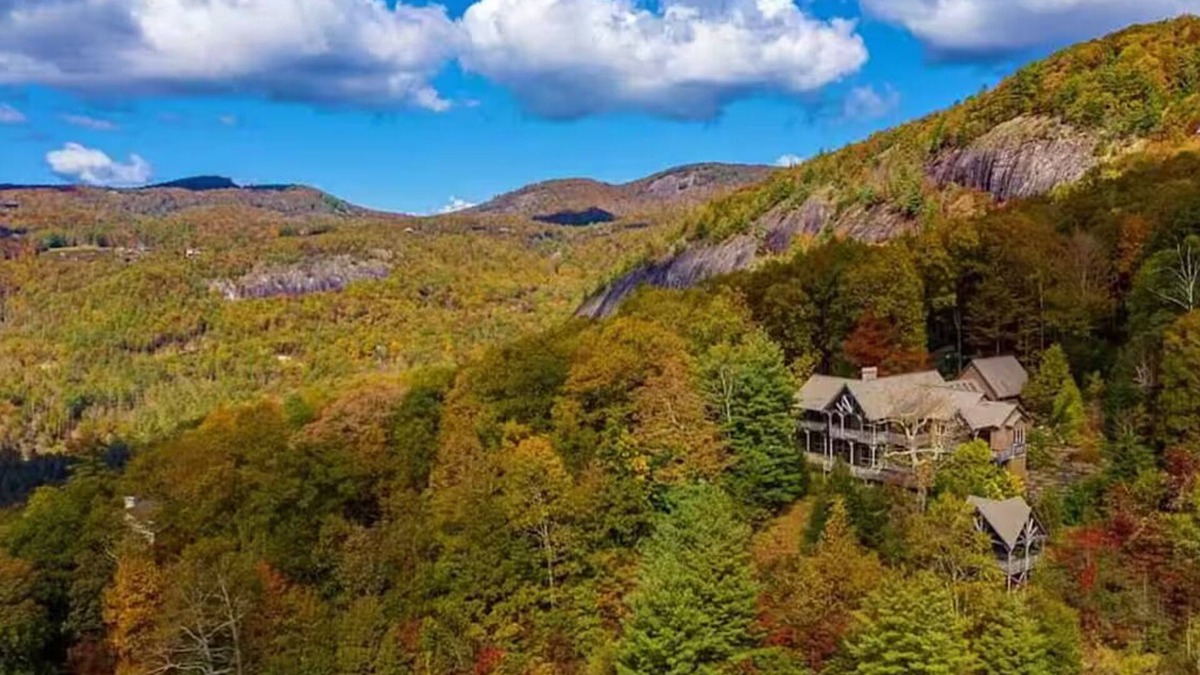 Sapphire House | Picturesque views of Sapphire and Lonesome Valley