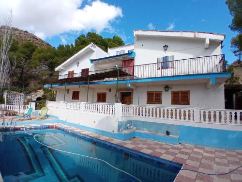 Chulilla Villa | Picturesque Villa in Chulilla with Private Pool