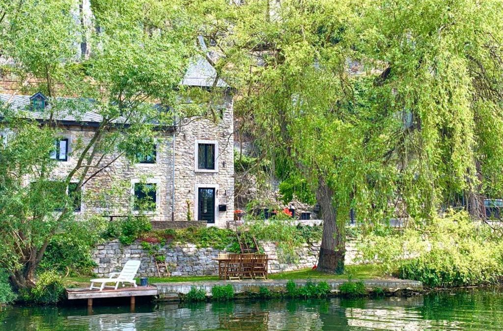 Profondeville House | Pieds dans l'eau Private Wellness Bordure de Meuse
