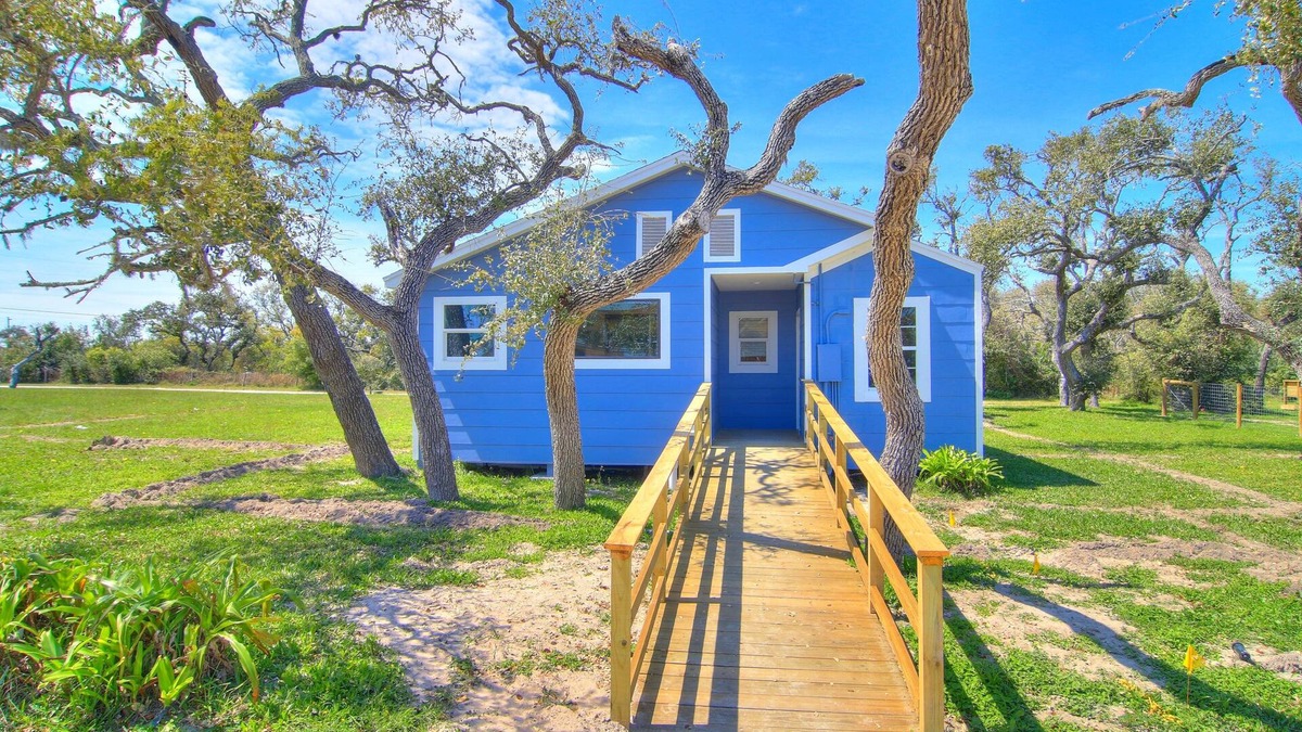 Rockport House | Pier Heaven 6031abc 9 Bedroom Home by RedAwning