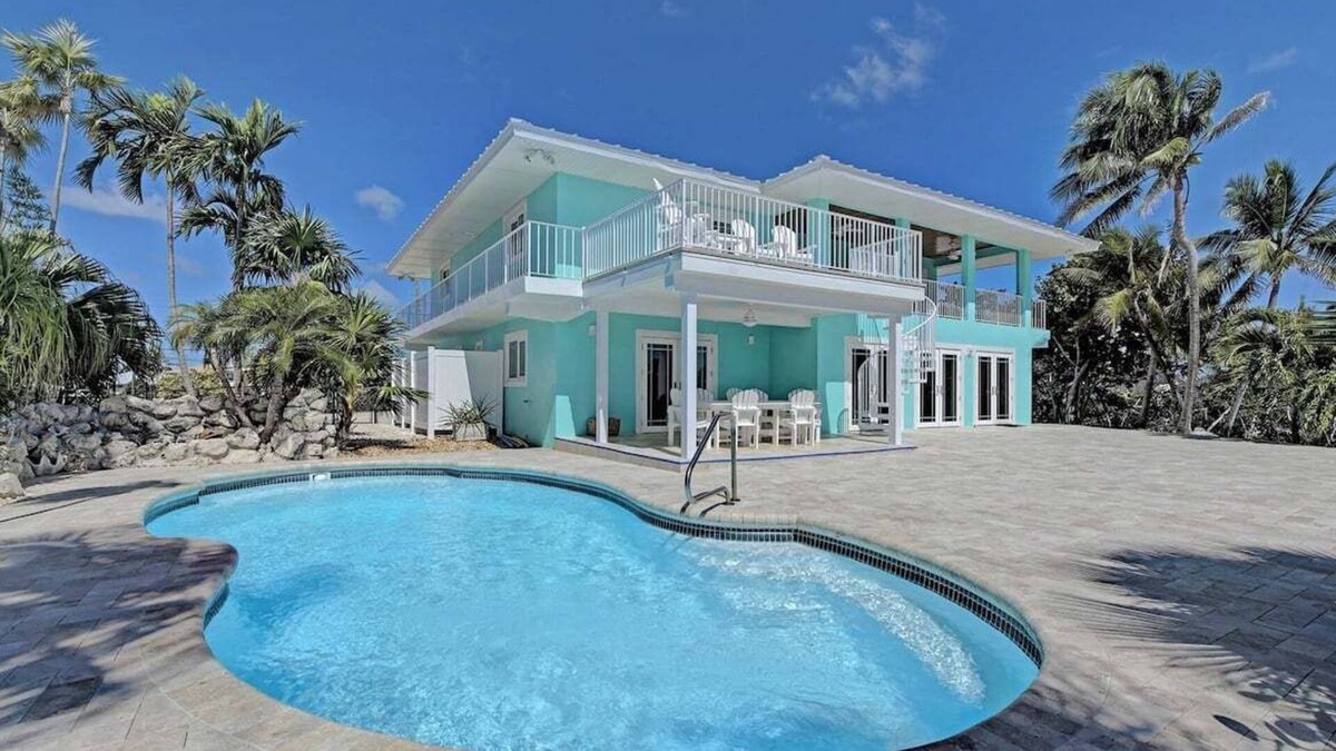 Marathon House | Pier Pressure~ Luxury Waterfront Pool Home, 100' Dock