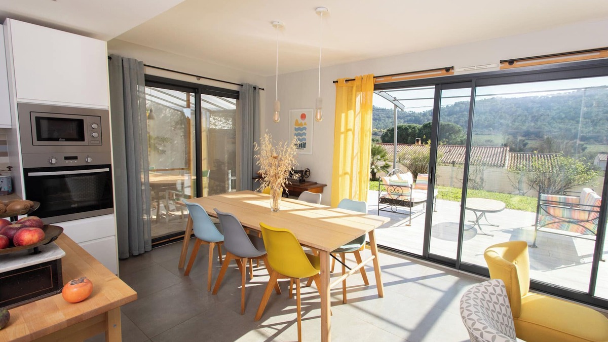 Pierrefeu-du-Var Villa | Pierrefeucaine stopover