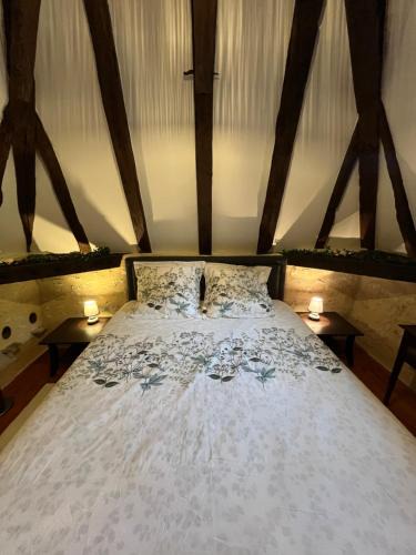 Monflanquin Bed & Breakfast | Pigeonnier de Claire Fontaine