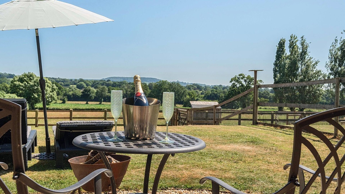 Culmstock Cottage | PIGLET CORNER, pet friendly, with a garden in Culmstock