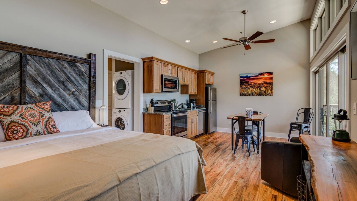 Pisgah Forest Cabin | PILOT COVE Studio Cabin - Modern Luxury w/Nature!