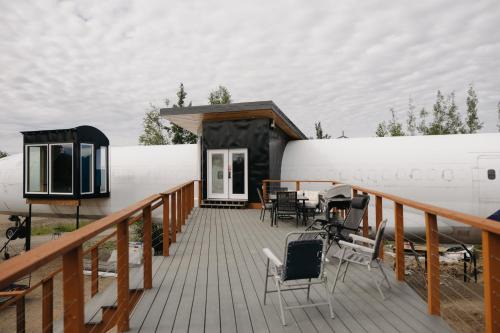 Houston Apartment | Pilot Lodge - Incredible Alaskan Airplane Home Boeing 727