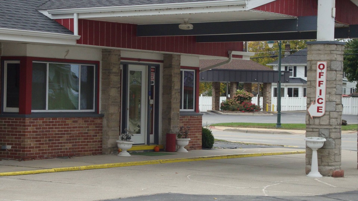 Pinconning Hotel | Pinconning Trail Inn Motel