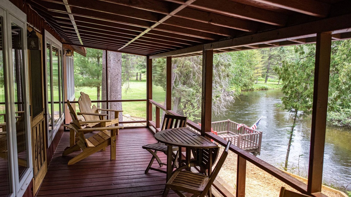 Grayling Cabin | Pine Bend Cottage -Get Cozy on the Au Sable