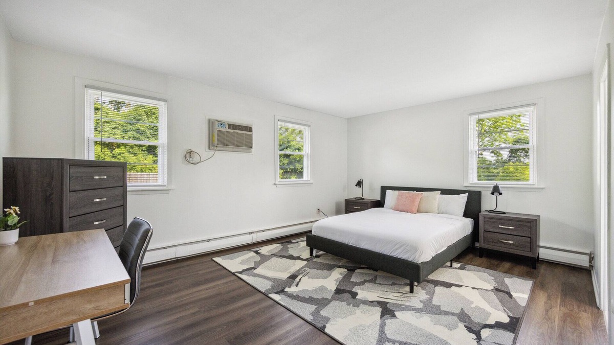 Newark Apartment | Pine Brook 1122 I Pool Gym I Free Parking !