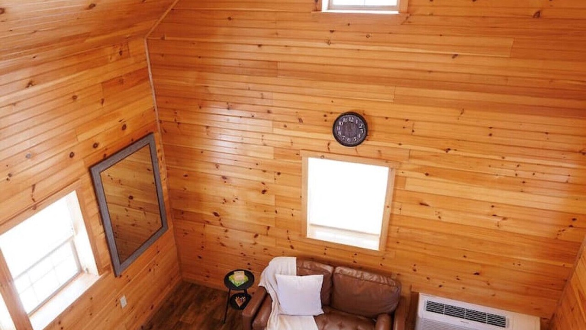 Bethlehem Cabin | Pine Cabin: Lakefront Log Cabin Retreat