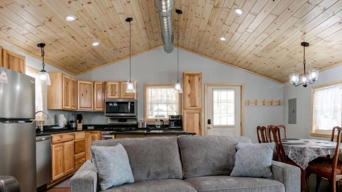 Galeton House | Pine Cottage-start your Endless Mt. adventure here