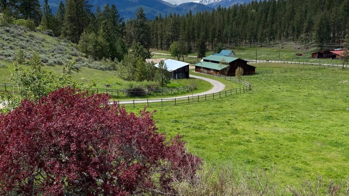 Stevensville House | Pine Hollow Ranch w/Hot Tub