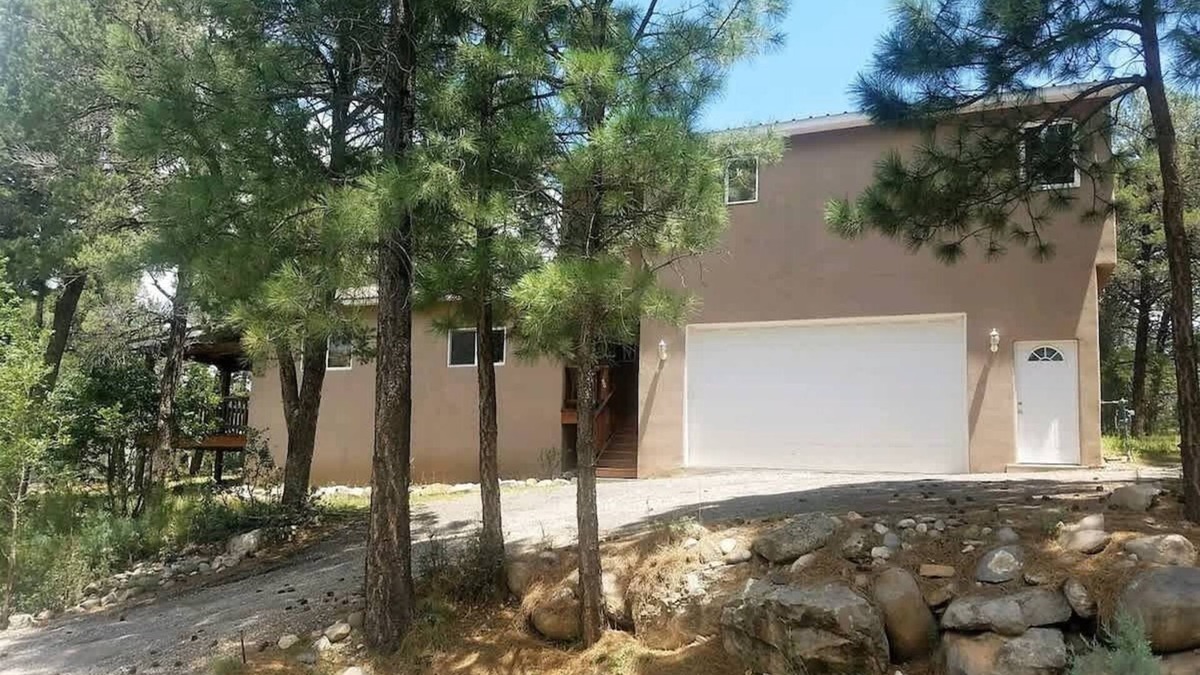 Ruidoso Downs House | Pine Mountain Retreat