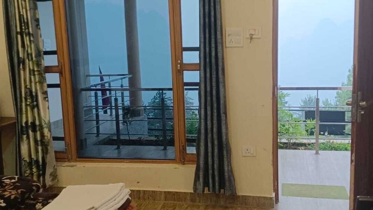 Auli Hotel | Pine Palace Homestay