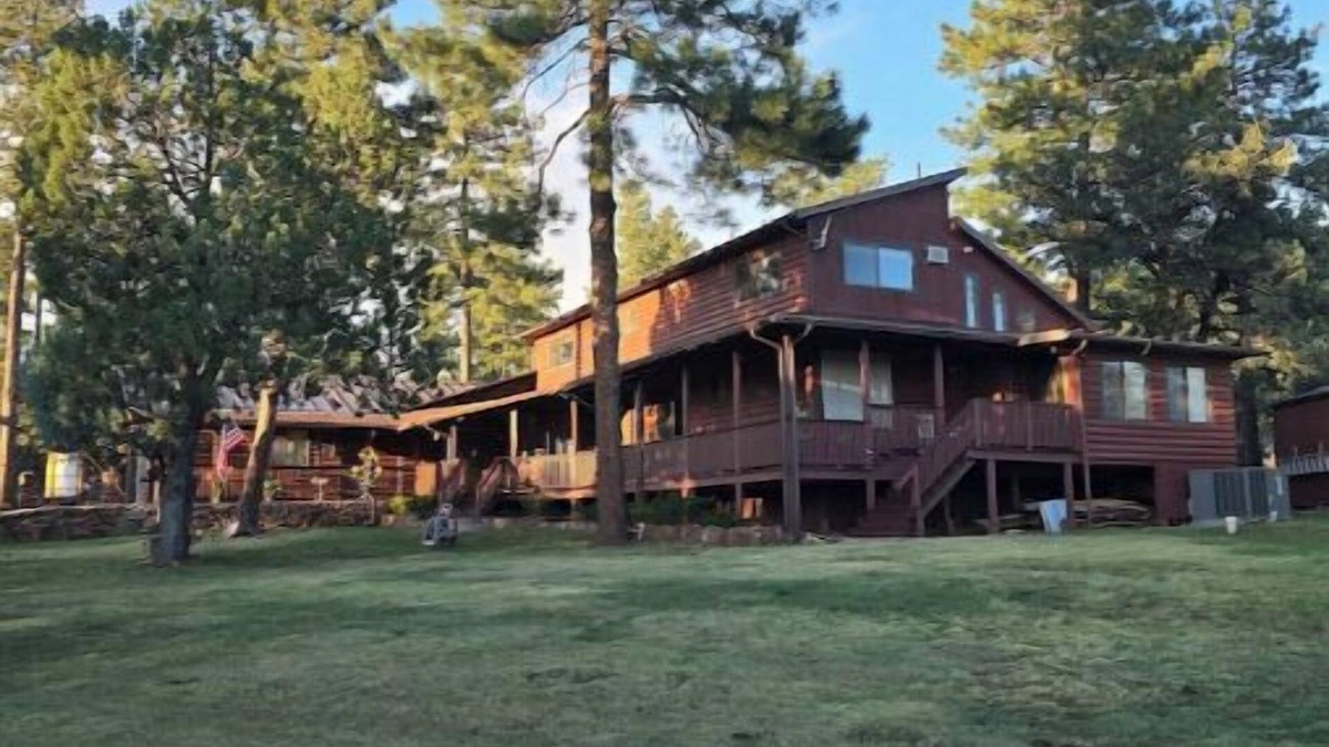 Pine Cabin | PINE RANCH: 2 Acres of Mountain Views, Elk Visits and Lots of Room for Everyone!