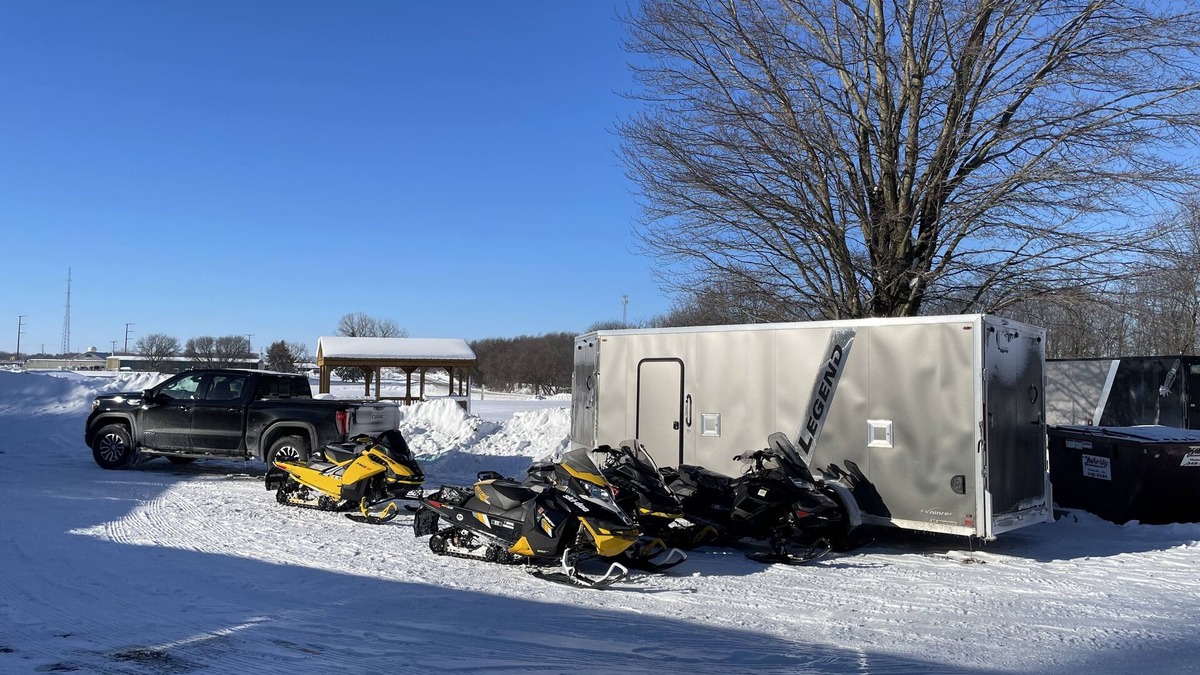 Dodgeville Hotel | Pine Ridge Motel