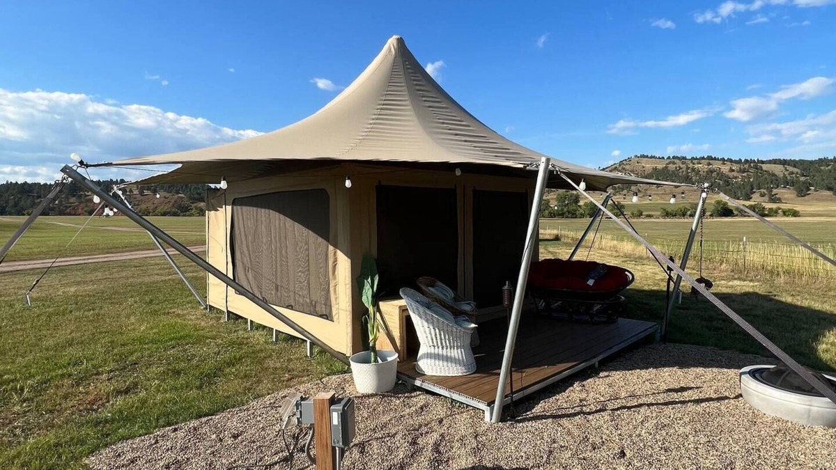 Hermosa RV Rental | Pine Tent Structure