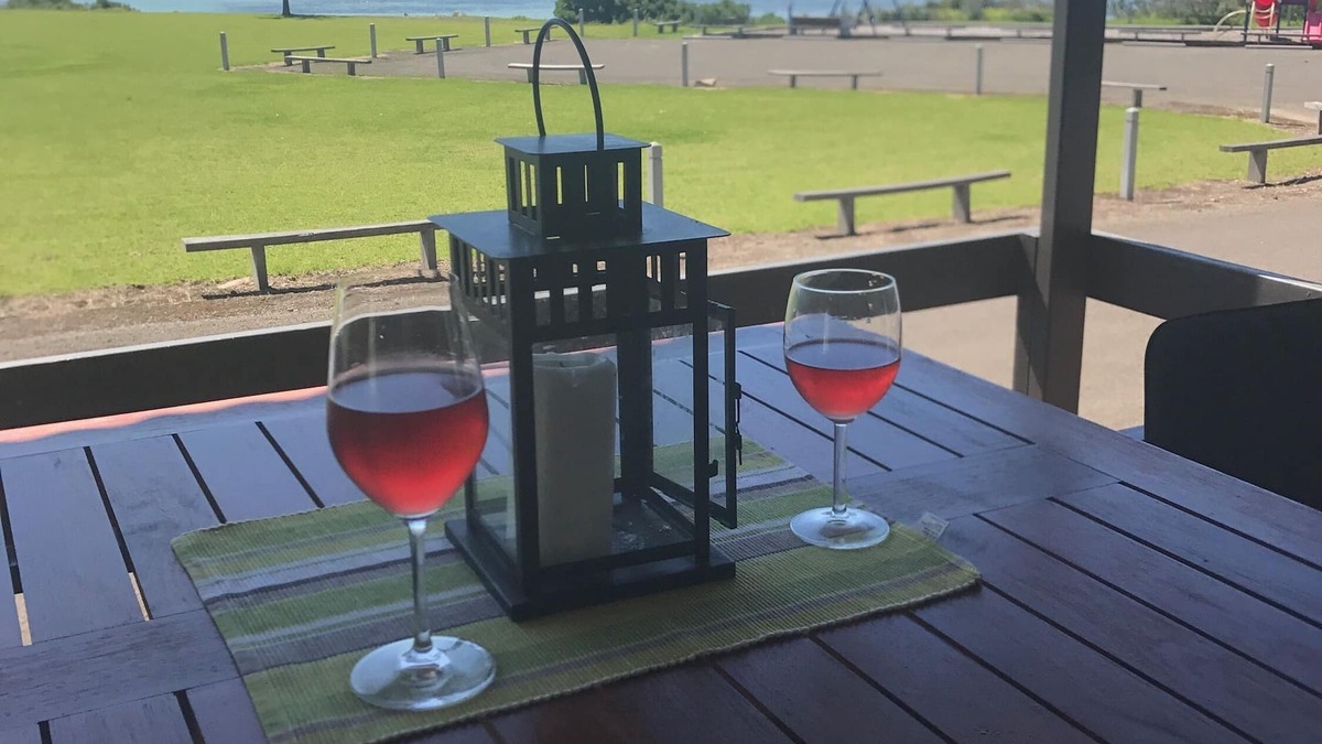 Emu Bay House | Pine View Holiday Rental -Emu Bay