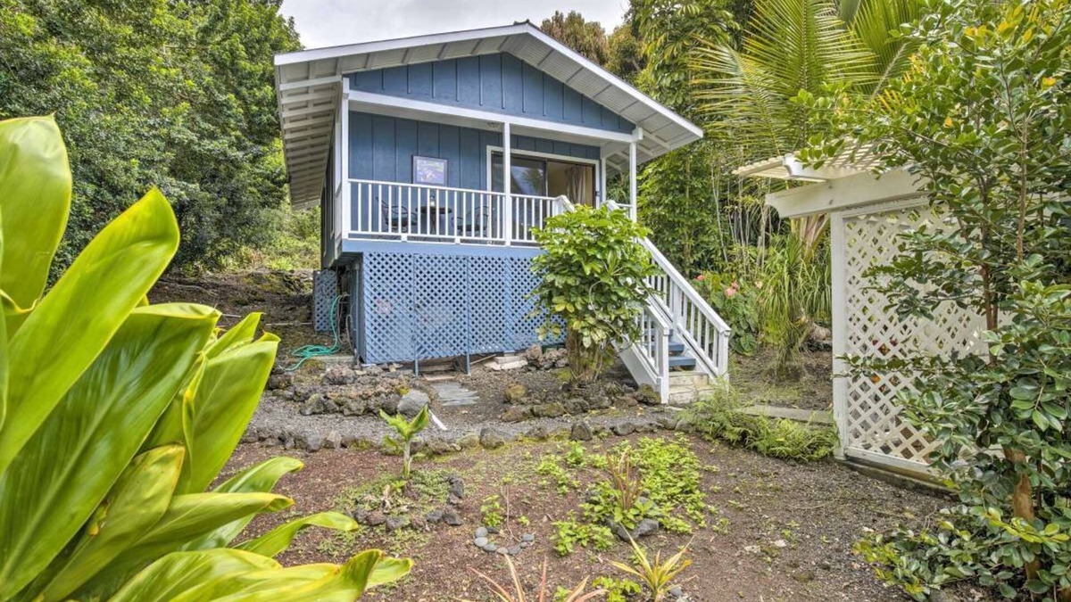 Honalo House | Pineapple Cottage surrounded by coffee plantations