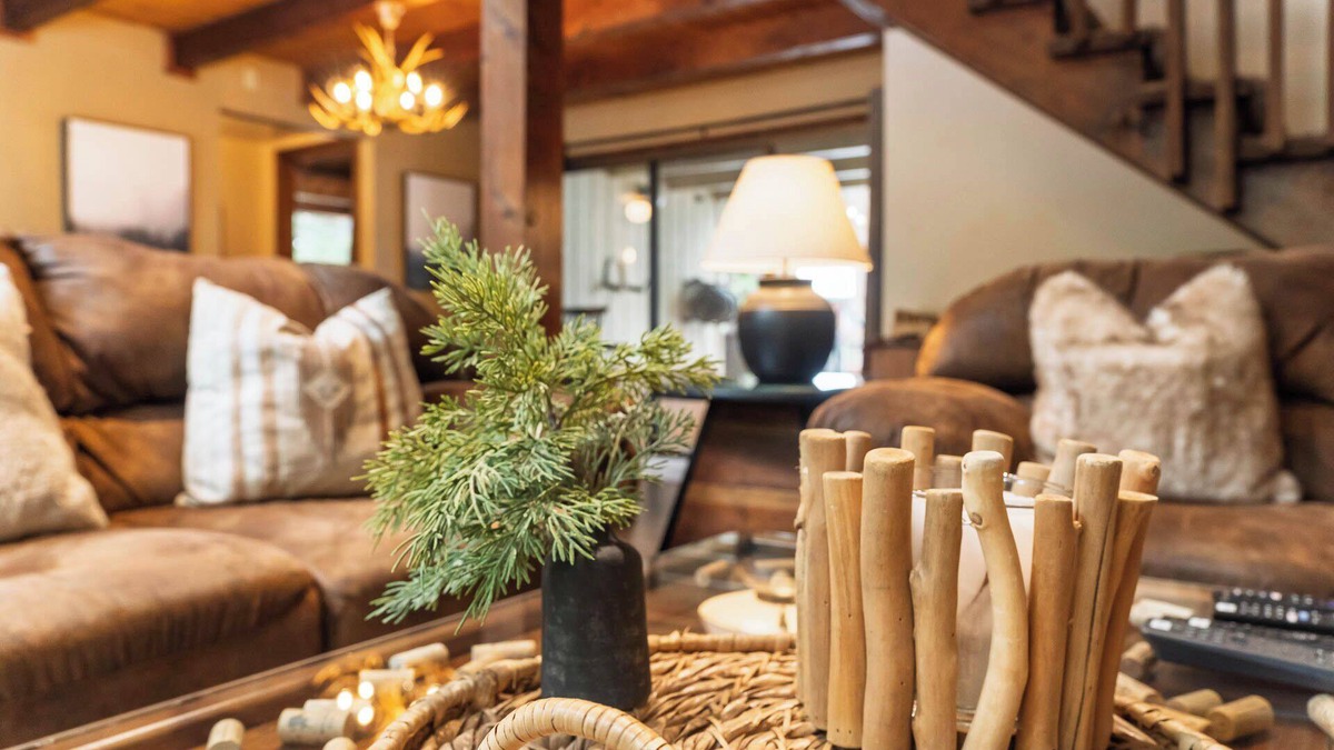 Dorrington Cabin | Pinecone Cottage Hot Tub Ski Bear Valley, Espresso, Pellet Stove, A/C