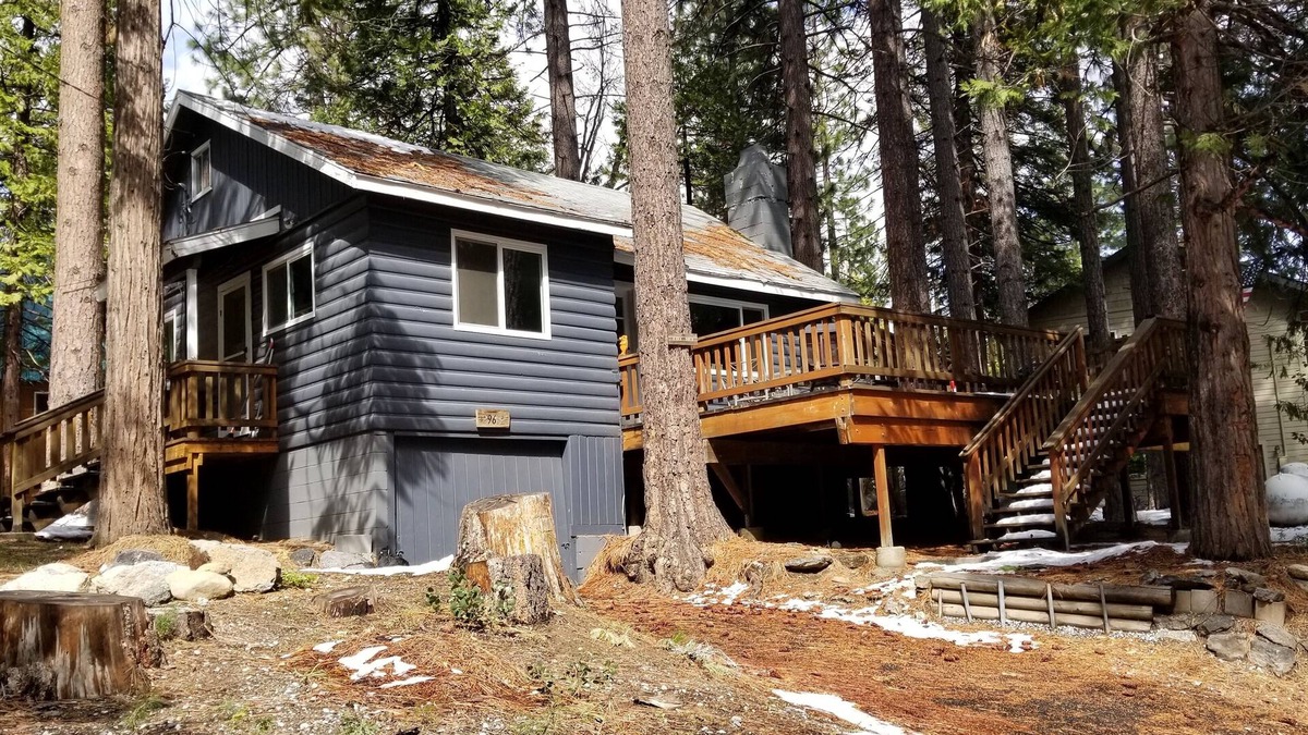 Cold Springs Cabin | PinecrestAreaRentals #20 9/5-12/10 no holidays book 2 nights get 3rd night free.