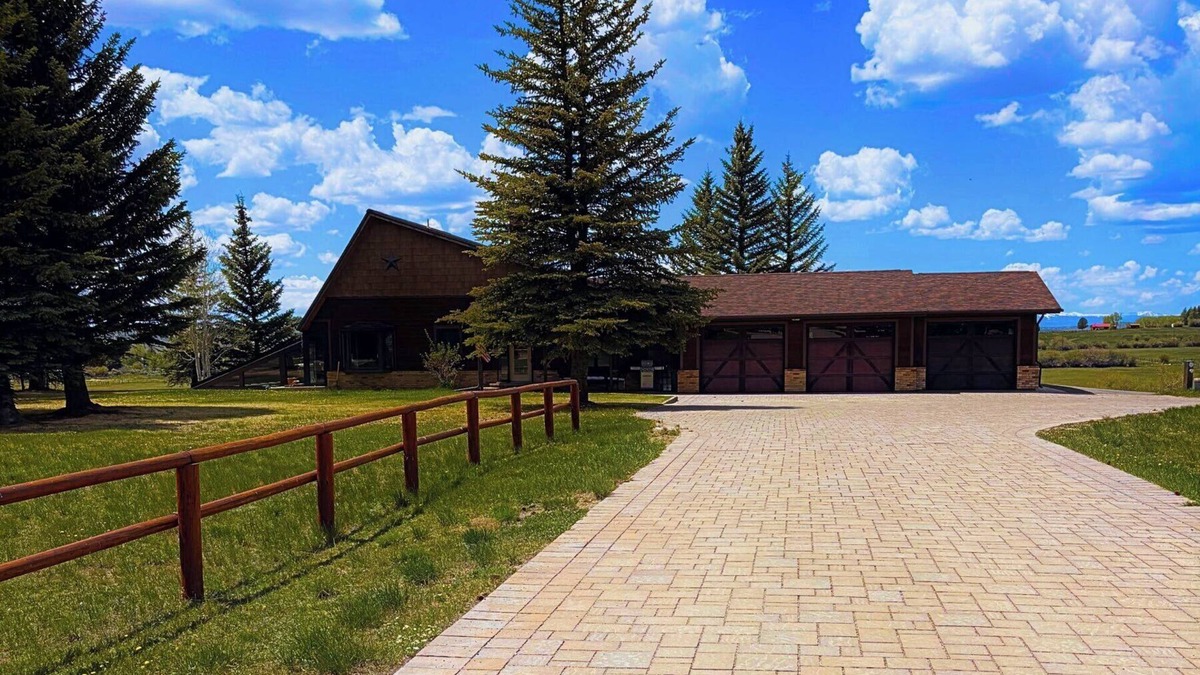 Pinedale House | Pinedale's Mountain Vista