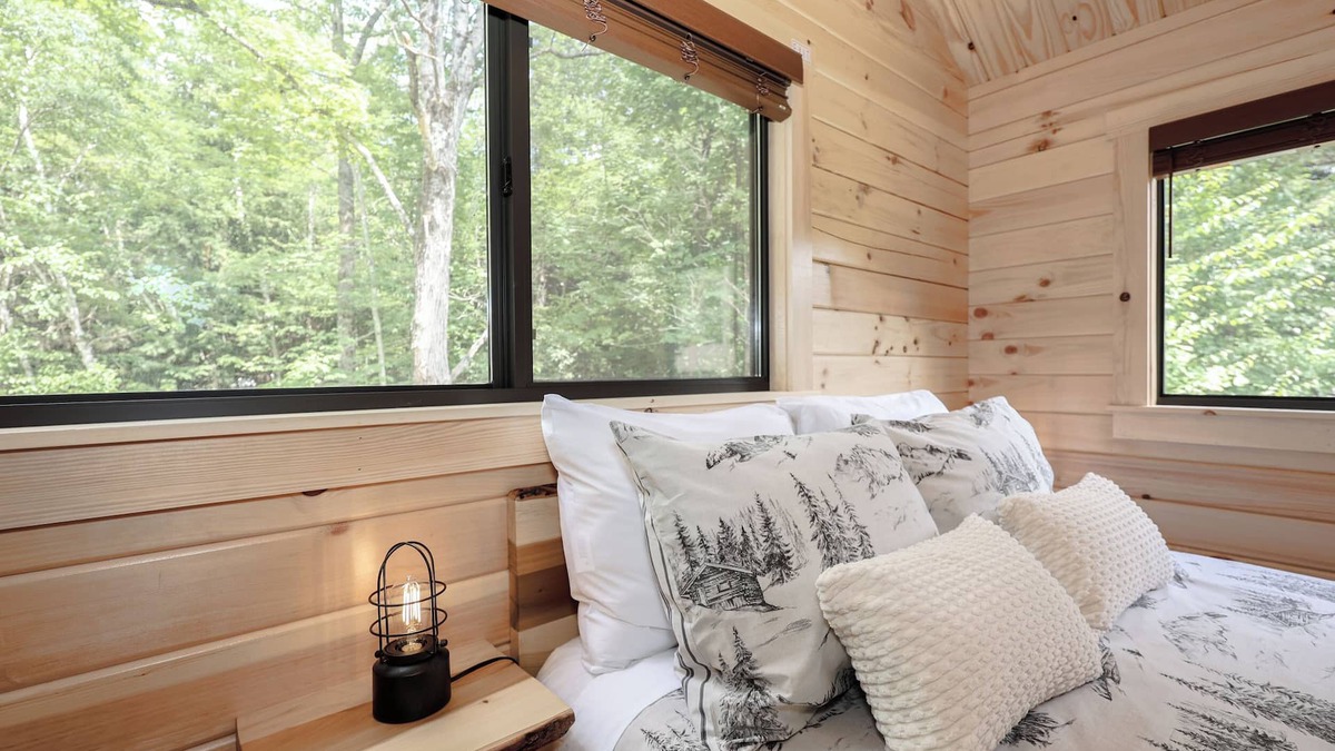 Lincoln House | PineHaus - Brand New Log Cabin at Harvard Brook