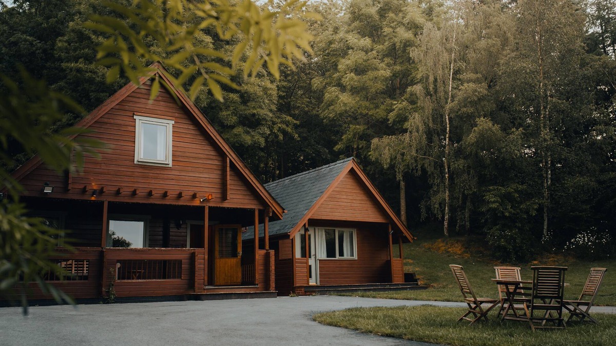 Bleddfa Cottage | Pines Pitch - Wooden Cabin Sleeping 6 guests, Pet Friendly