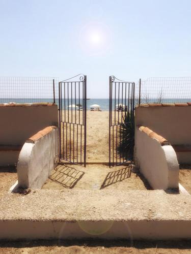 Latina Lido Apartment | PINETA BLU, Villa sul mare con due appartamenti indipendenti tra Terracina e Sperlonga
