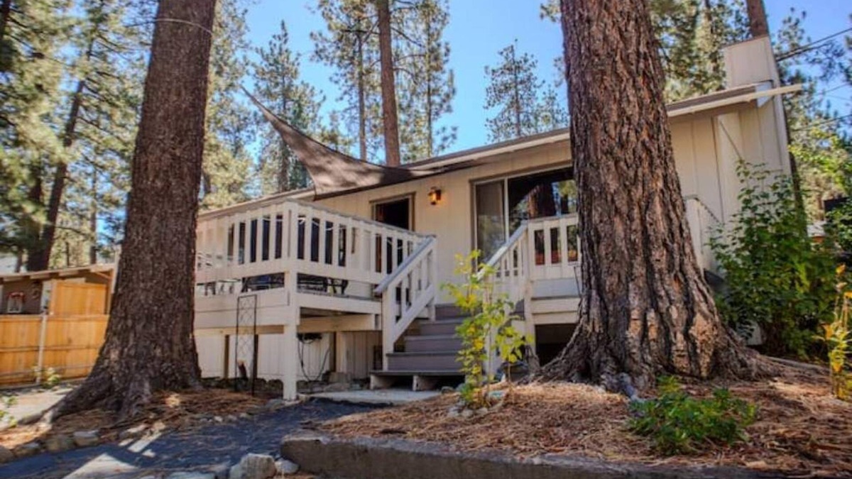 Wrightwood House | Pinetree Place