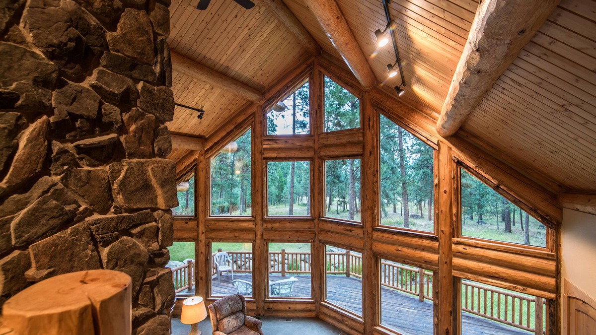Hamilton Cabin | Pineview Lodge