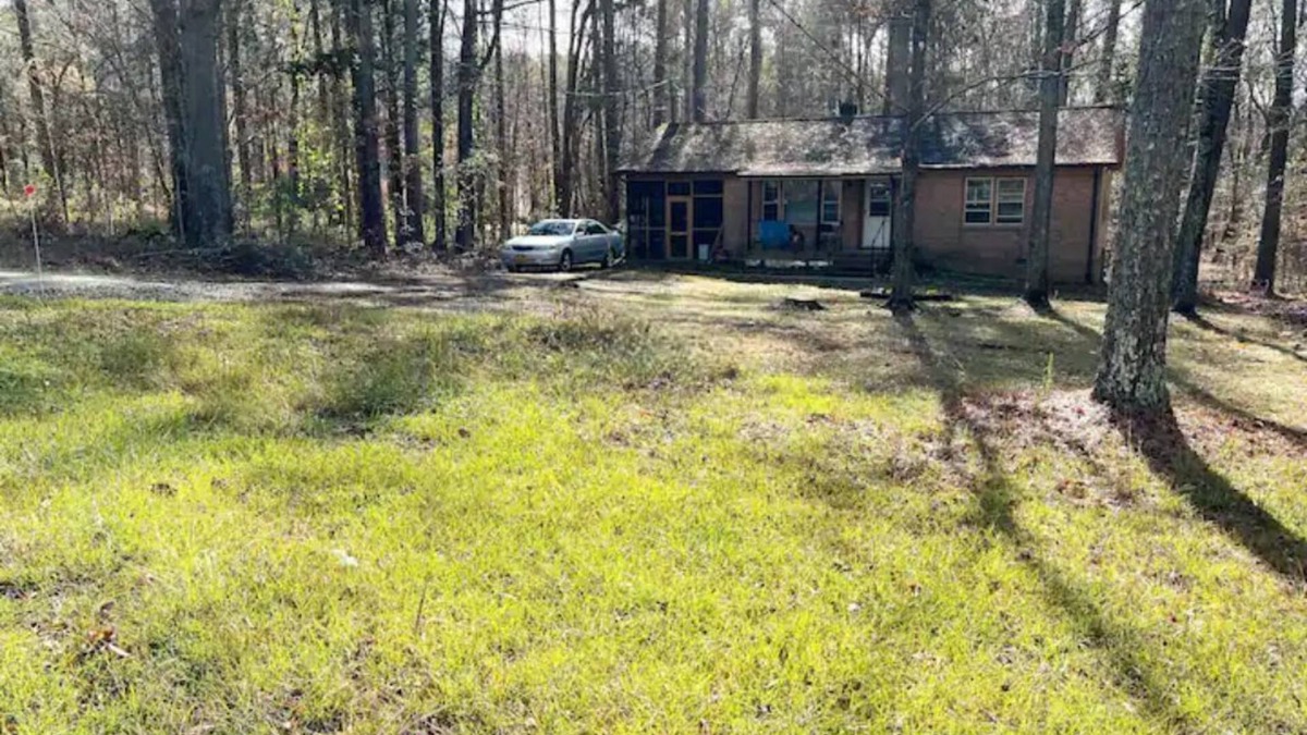 Creedmoor Cottage | Piney Woods Two Bedroom Cottage By The Lake