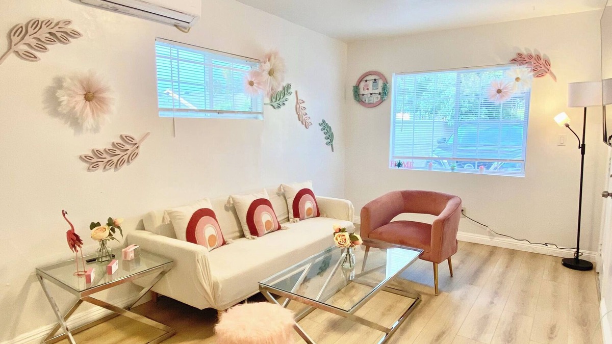 Rosemead House | Pink Charming 2BRs house near DTLA