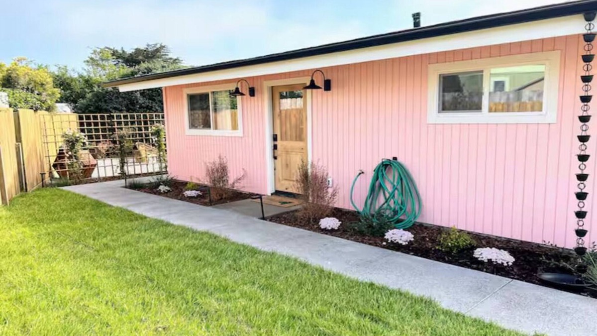 McKinleyville House | Pinky's Playhouse