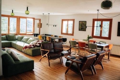 Alcala de la Selva Hostel | PinoLentejas Mountain Hostel