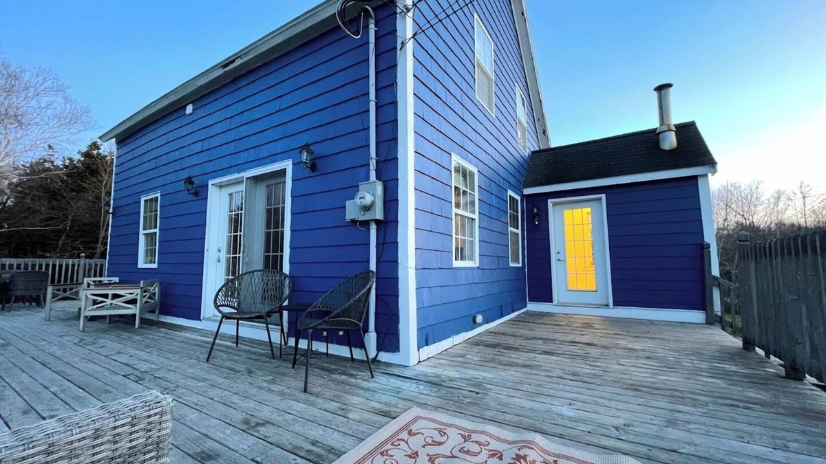 Inverness Cottage | PIPERS COTTAGE -Family & dog friendly, blending rustic charm with modern comfort