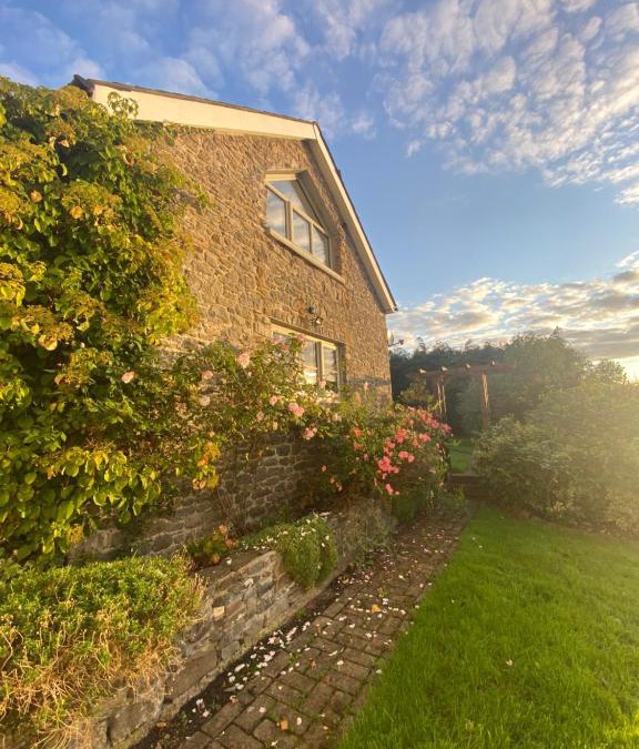 Llansadwrn House | Pippin Lodge