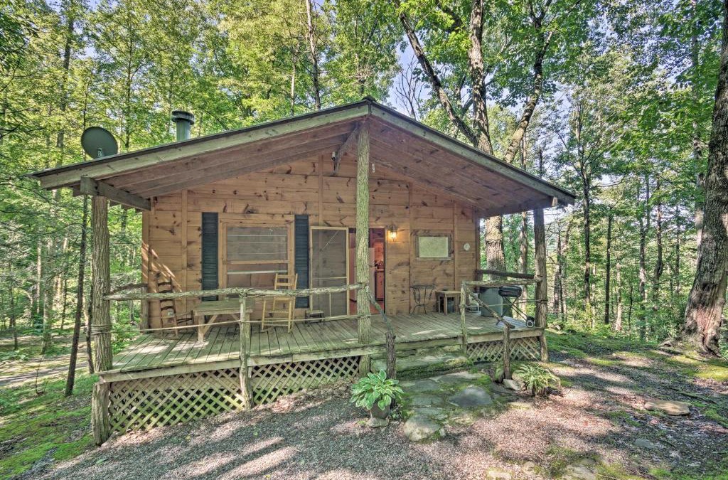 Barnardsville House | Pisgah Forest The Oak Cabin with Deck by Creek