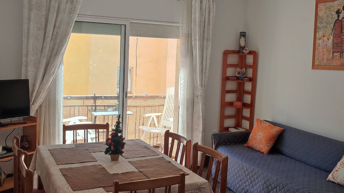 Blanes Apartment | Piso grande con todo cerca