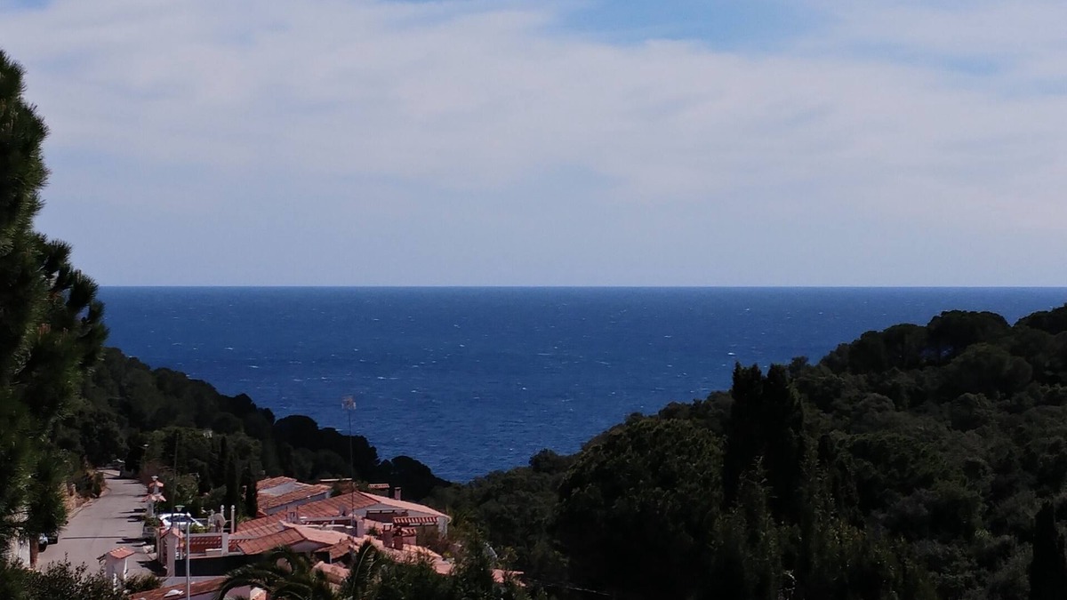 Canyelles Apartment | Piso Mar y Sol, panoramic view, Wi-Fi, air conditioning, pool, max. 5 people