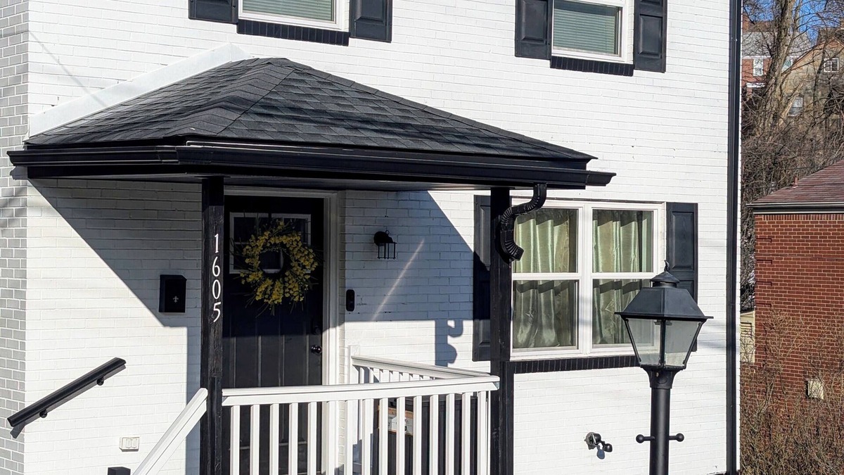 Brookline House | Pittsburgh #GoadLife - Local Art - Family/Dog/Business Friendly - Patio BBQ