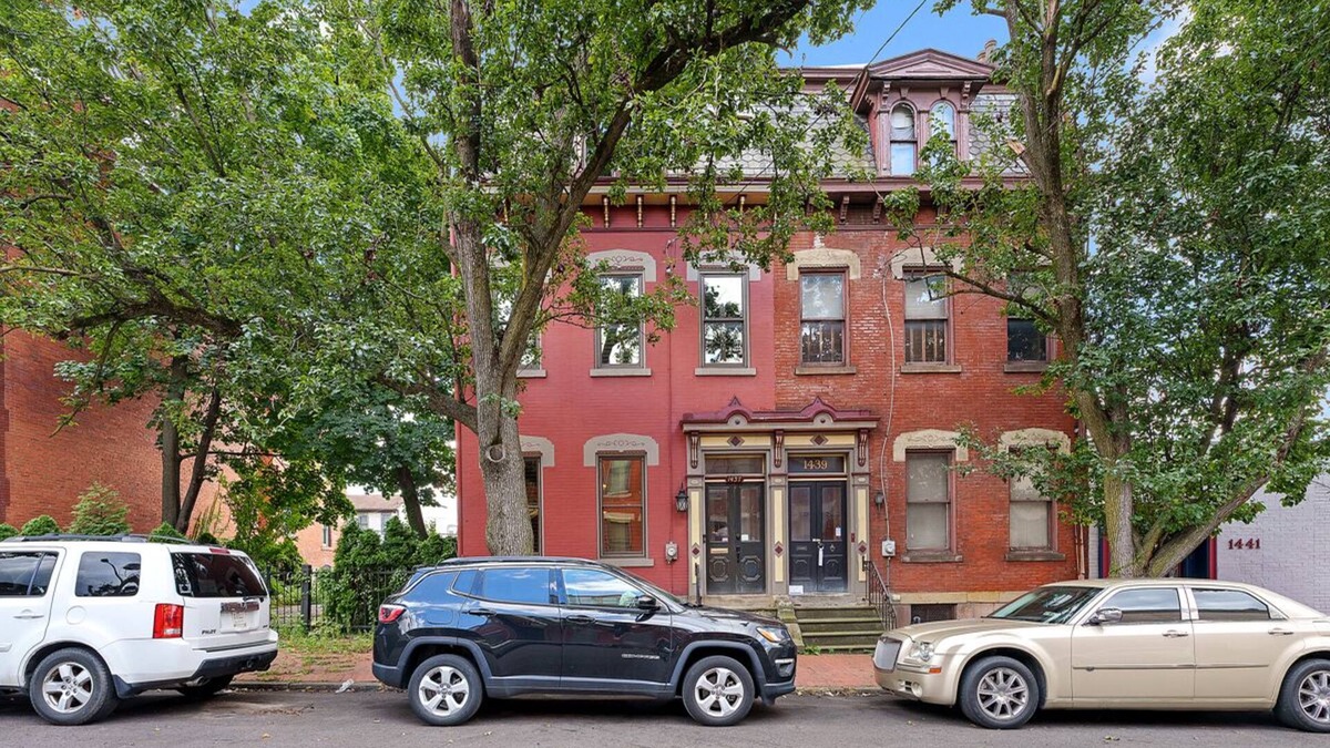 Manchester House | Pittsburgh Stay – Walk to Stadiums, Stage AE + Casino, Remote-Work Ready