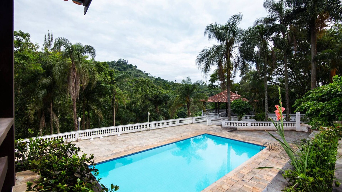 Aracariguama House | Place with complete leisure. Swimming pool, saunas, court, nature trail. Near SP