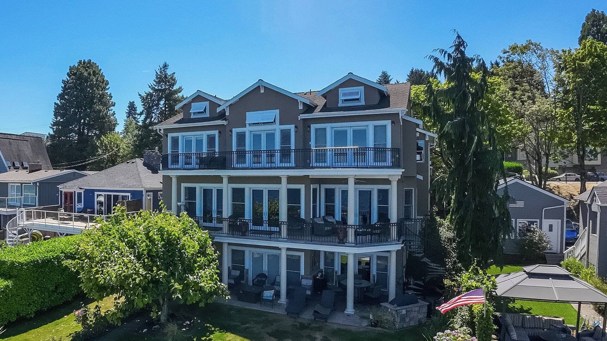 Bryn Mawr-Skyway House | "PLAN YOUR PERFECT THANKSGIVING & HOLIDAY- ESCAPE-SPECIAL HOLIDAY SAVINGS!"