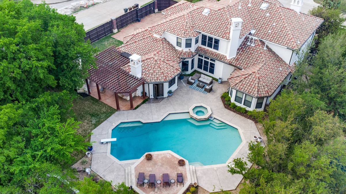 Plano House | Plano Mansion with Beautiful Pool