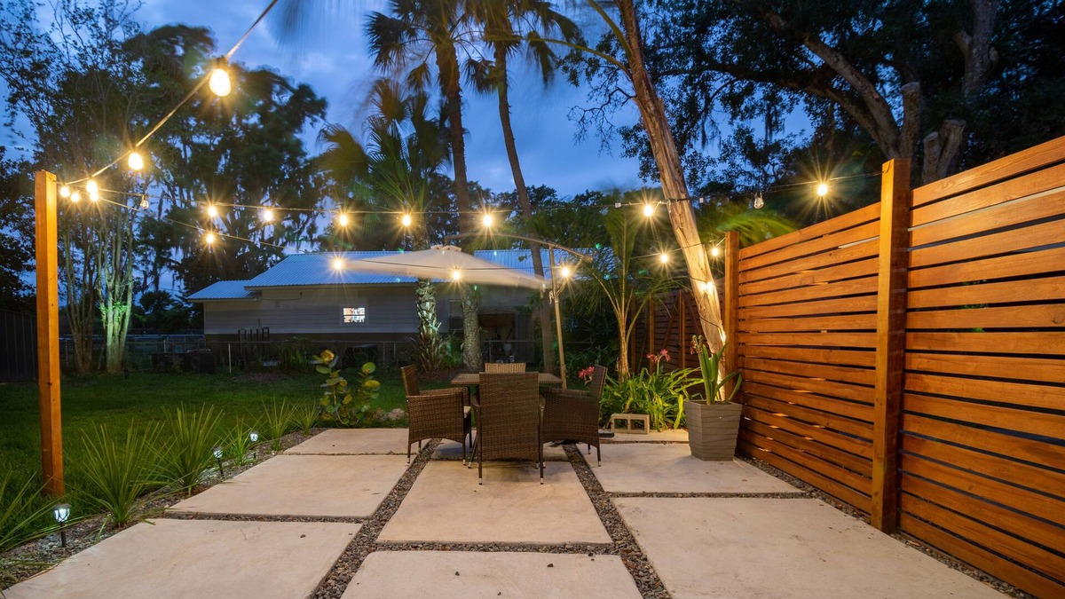 Plant City House | Plant City Modern Soho Farmhouse, Event Friendly!